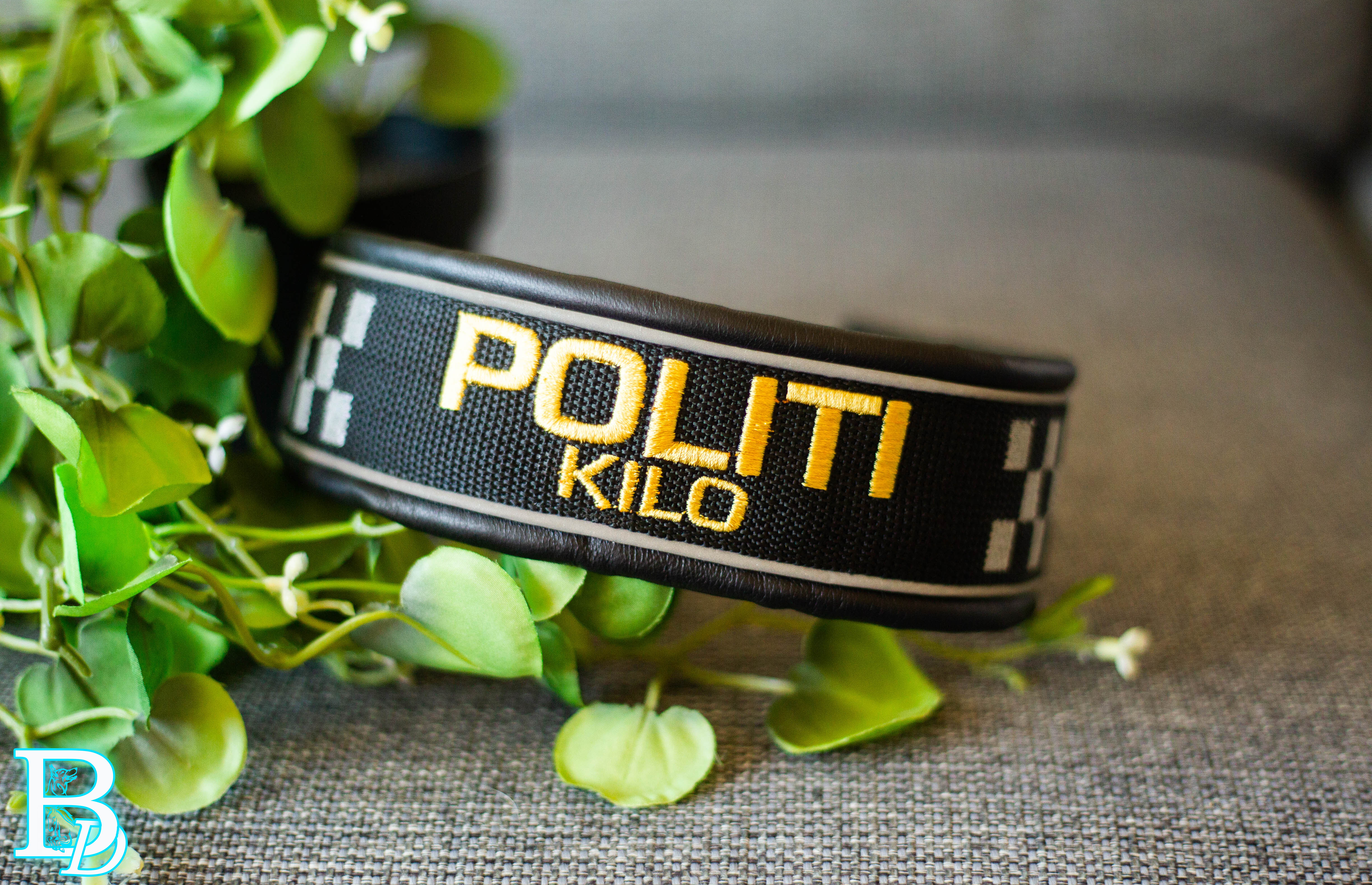 Halsbånd til en politihund